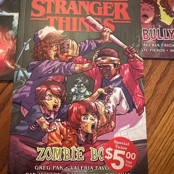 Stranger Things Book Set - Picture 2 of 4